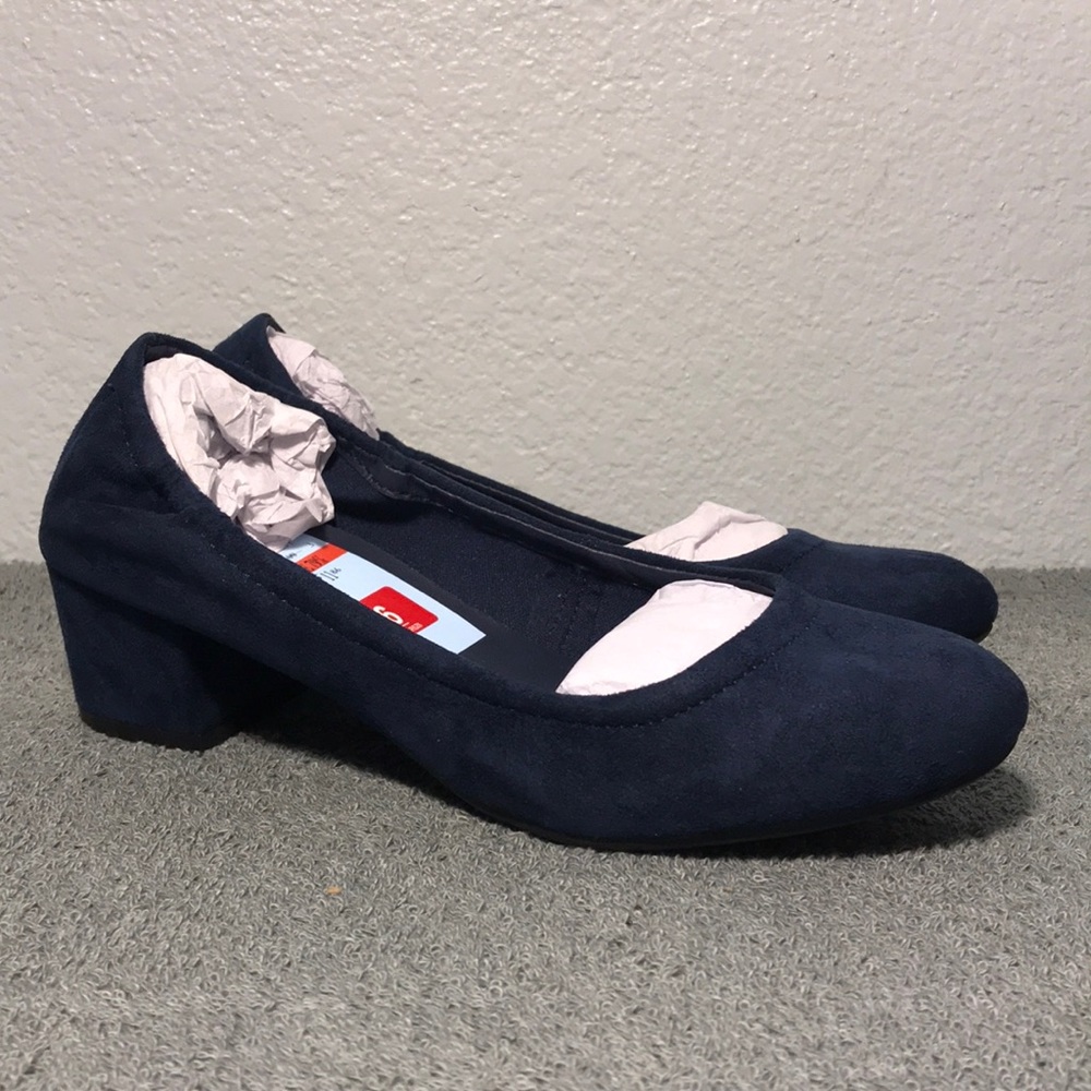 Zigi Soho Candace Navy Block Heel Pumps